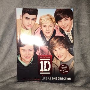 1D set of snapback hat and dare to dream book